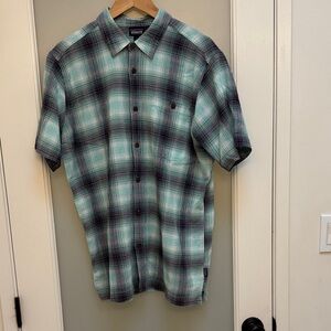 Patagonia men’s A/C Green and Black Plaid Button Down Shirt